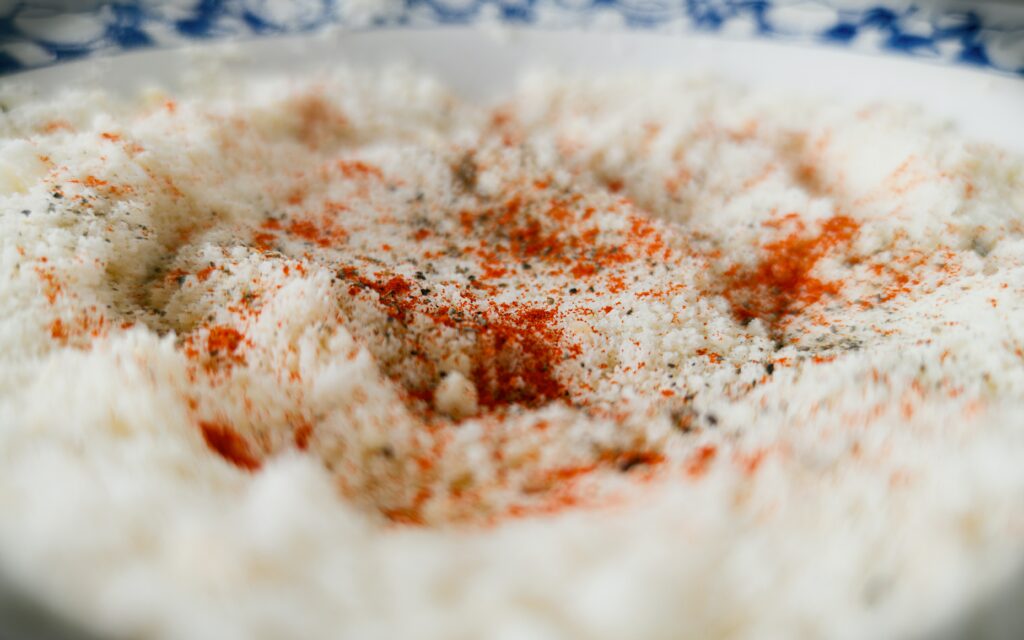 Rice sprinkled with cinnamon